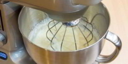 Шаг 11: шоколадного рулета с банановым суфле и грецкими орехами