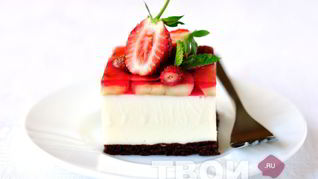 Рецепт Торта-суфле с клубникой и бананами