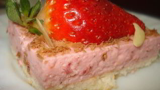 Рецепт Тортика-light с клубничным суфле