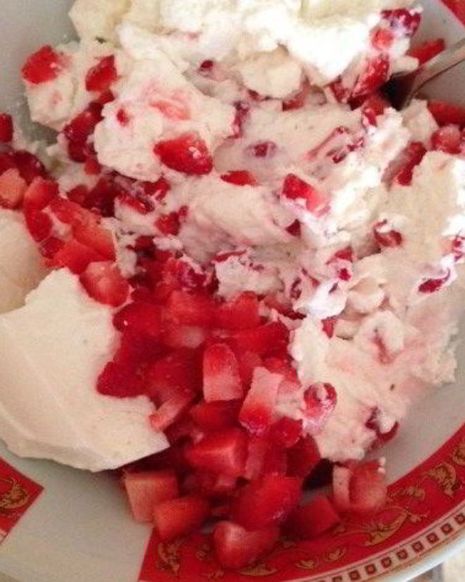 Рецепт творожного суфле с клубникой