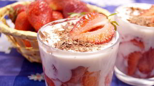 Рецепт Творожного десерта с клубникой Милано