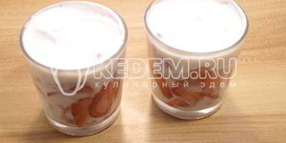 Шаг 4: творожного десерта с клубникой милано