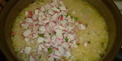 Шаг 3: аранчинь с горошкома и крабовыма мясома