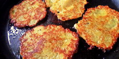 Шаг 6: драников из картофеля, кабачка и яблока