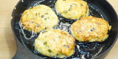 Шаг 6: драников картофельных с зеленым луком