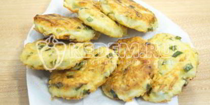 Шаг 7: драников картофельных с зеленым луком