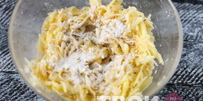 Шаг 4: драников с сыром