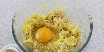 Шаг 3: драников с яблоком