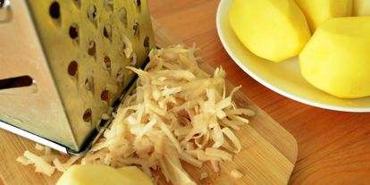 Шаг 1: драников в духовке картофельные