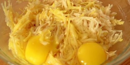 Шаг 3: драников в духовке картофельные