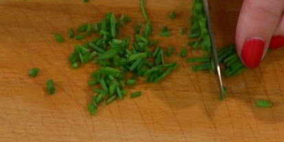 Шаг 10: хрустящих драников с помидорами и маринованным луком