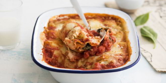 Рецепт блинов-каннеллонь с фрикадельками, шпинатом и сыром