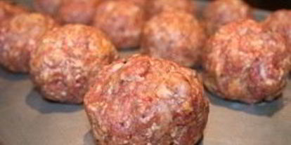 Шаг 8: фрикаделек из говяжьего фарша