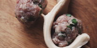 Шаг 3: фрикаделек на шпажке с томатным соусом