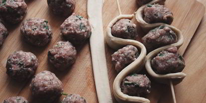 Шаг 4: фрикаделек на шпажке с томатным соусом