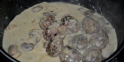 Шаг 2: фрикаделек по-строгановски