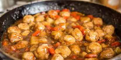 Шаг 13: фрикаделек с ананасами в кисло-сладком соусе