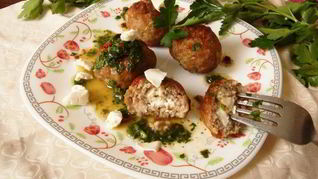 Рецепт Фрикаделек с фетой и соусом чимичурри