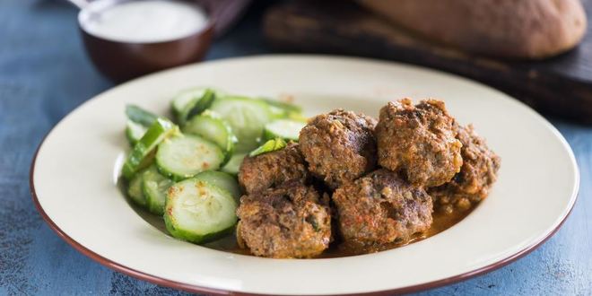 Рецепт фрикаделек с огуречным салатом