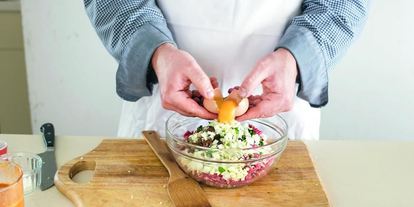 Шаг 1: фрикаделек с огуречным салатом