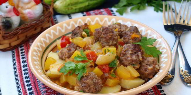 Рецепт фрикаделек с овощным соусом