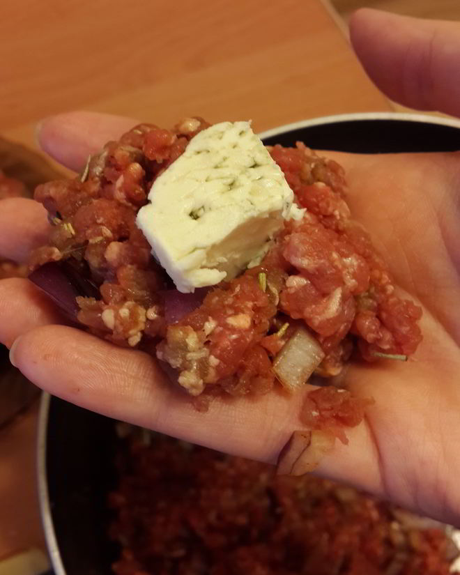 Рецепт фрикаделек с сыром дор-блю и фетой