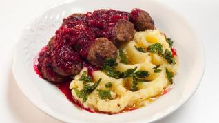 Рецепт Фрикаделек в брусничном соусе