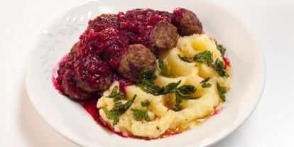 Шаг 8: фрикаделек в брусничном соусе