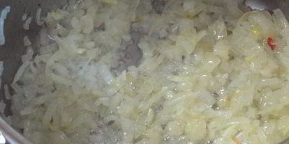 Шаг 2: фрикаделек в луково-морковном соусе по-мадридски