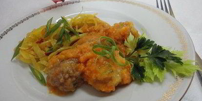 Шаг 8: фрикаделек в луково-морковном соусе по-мадридски