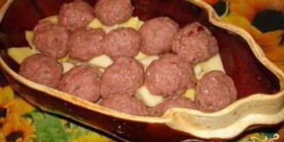 Шаг 4: картофеля с фрикадельками