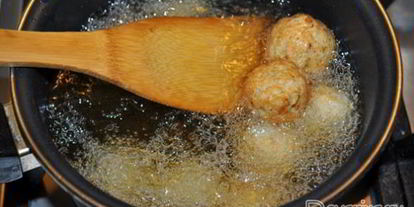 Шаг 2: куриных фрикаделек во фритюре