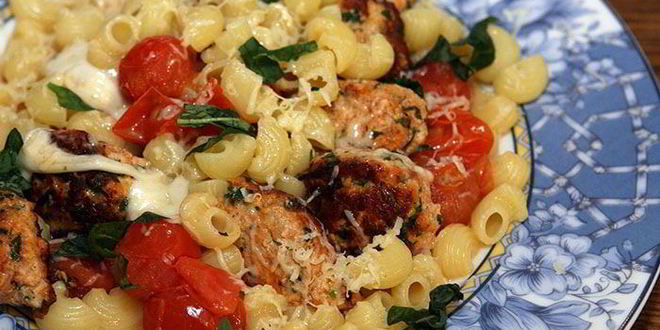 Рецепт макарон с фрикадельками и моцареллой