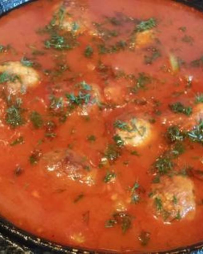 Рецепт мясных фрикаделек с овощным соусом