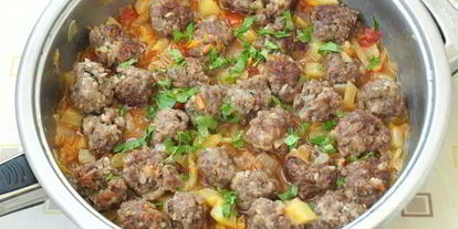 Шаг 5: мясных фрикаделек с овощным соусом