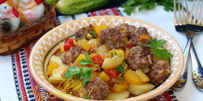 Шаг 6: мясных фрикаделек с овощным соусом