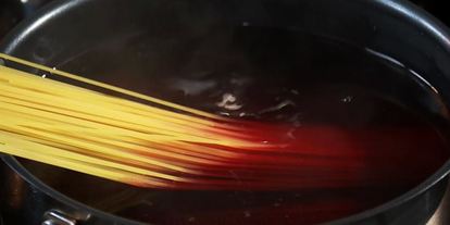 Шаг 4: спагетти с фрикадельками из трески