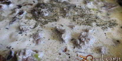 Шаг 5: спагетти с фрикадельками в сметанно-грибнома соусе