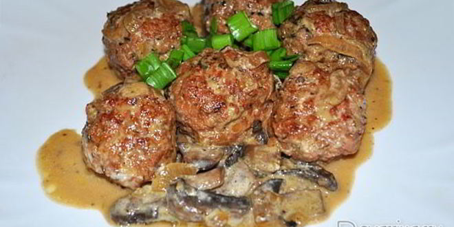 Рецепт тушеных фрикаделек в грибном соусе