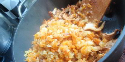 Шаг 4: чечевицы с лисичками