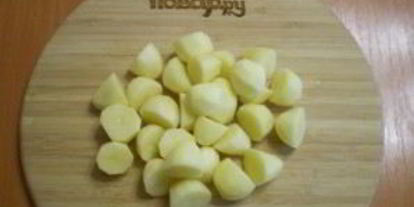 Шаг 2: картофеля кусочками в духовке