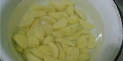 Шаг 1: картофеля по-деревенски во фритюрнице