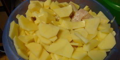 Шаг 2: картофеля с индейкой в горшочках