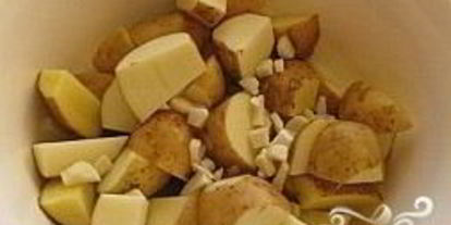 Шаг 3: картофеля в рукаве в духовке