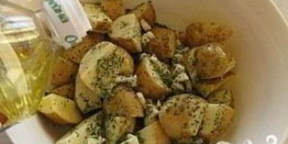 Шаг 5: картофеля в рукаве в духовке