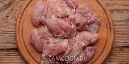 Шаг 3: картошки с курицей, сыром и майонезом в духовке