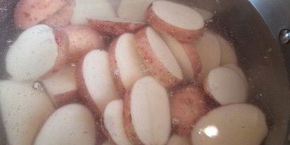 Шаг 1: пряного картофеля по-немецки