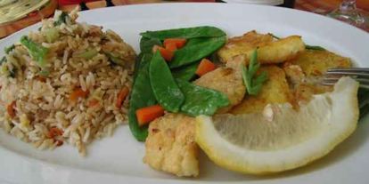 Шаг 29: риса, обжаренного с рыбой и овощами