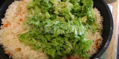 Шаг 11: риса, обжаренного с рыбой и овощами