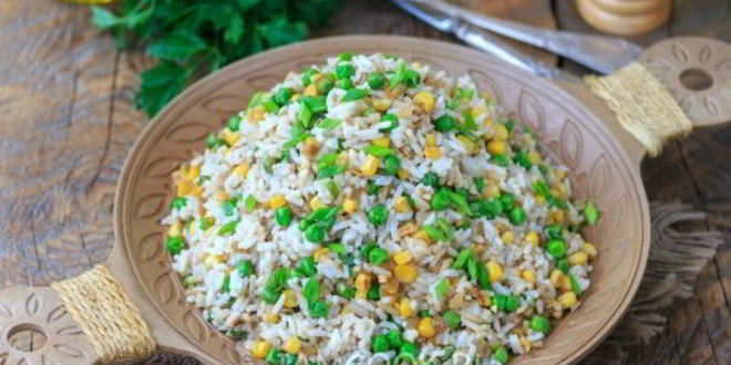 Рецепт риса с кукурузой и зеленым горошком